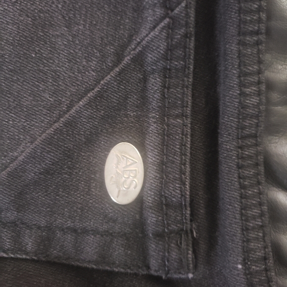 Black ABS brand shorts - Picture 3 of 5